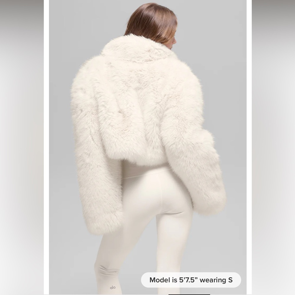 NWT Alo Yoga Opulent Faux Fur Cropped Jacket in Ivory - S - Picture 4 of 16
